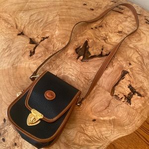 Dooney & Bourke Crossbody. Excellent, like new!